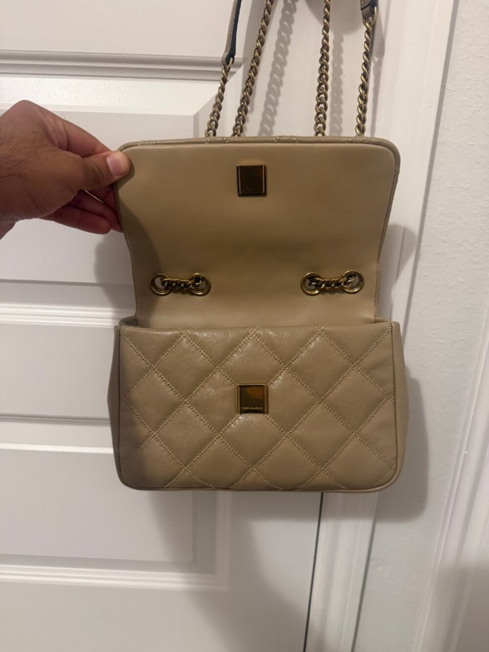 Tory Burch Willa Soft Small Convertible Shoulder Bag — Fresh Sand